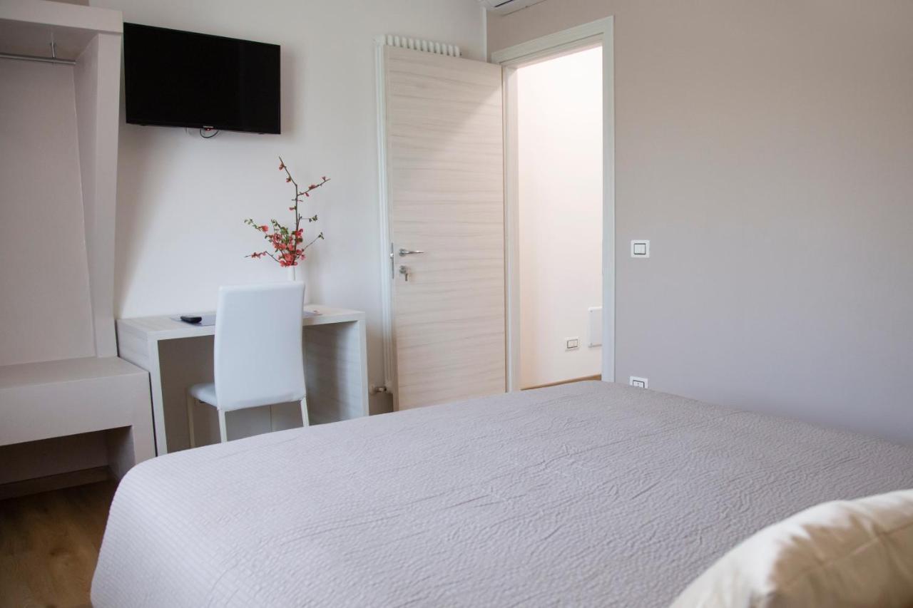 B&B Stellanova San Donnino della Nizzola 外观 照片